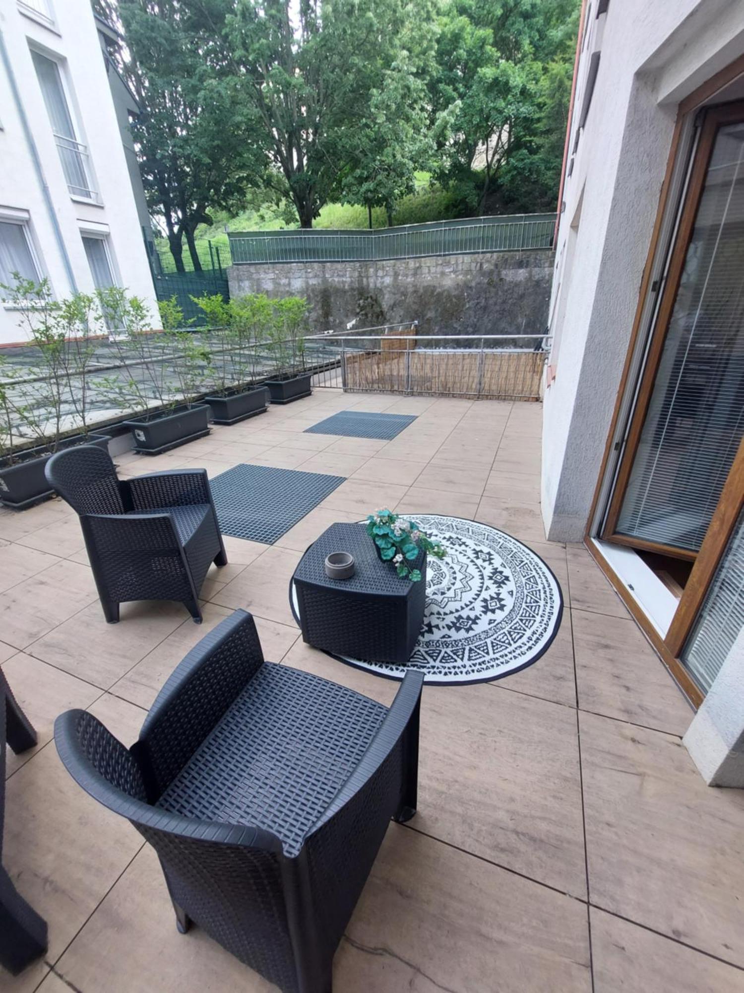 Apartment Castle With Terrace Self-check-in Pressburg